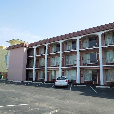 Sunshine Inn & Suites เวอร์จิเนียบีช ภายนอก รูปภาพ